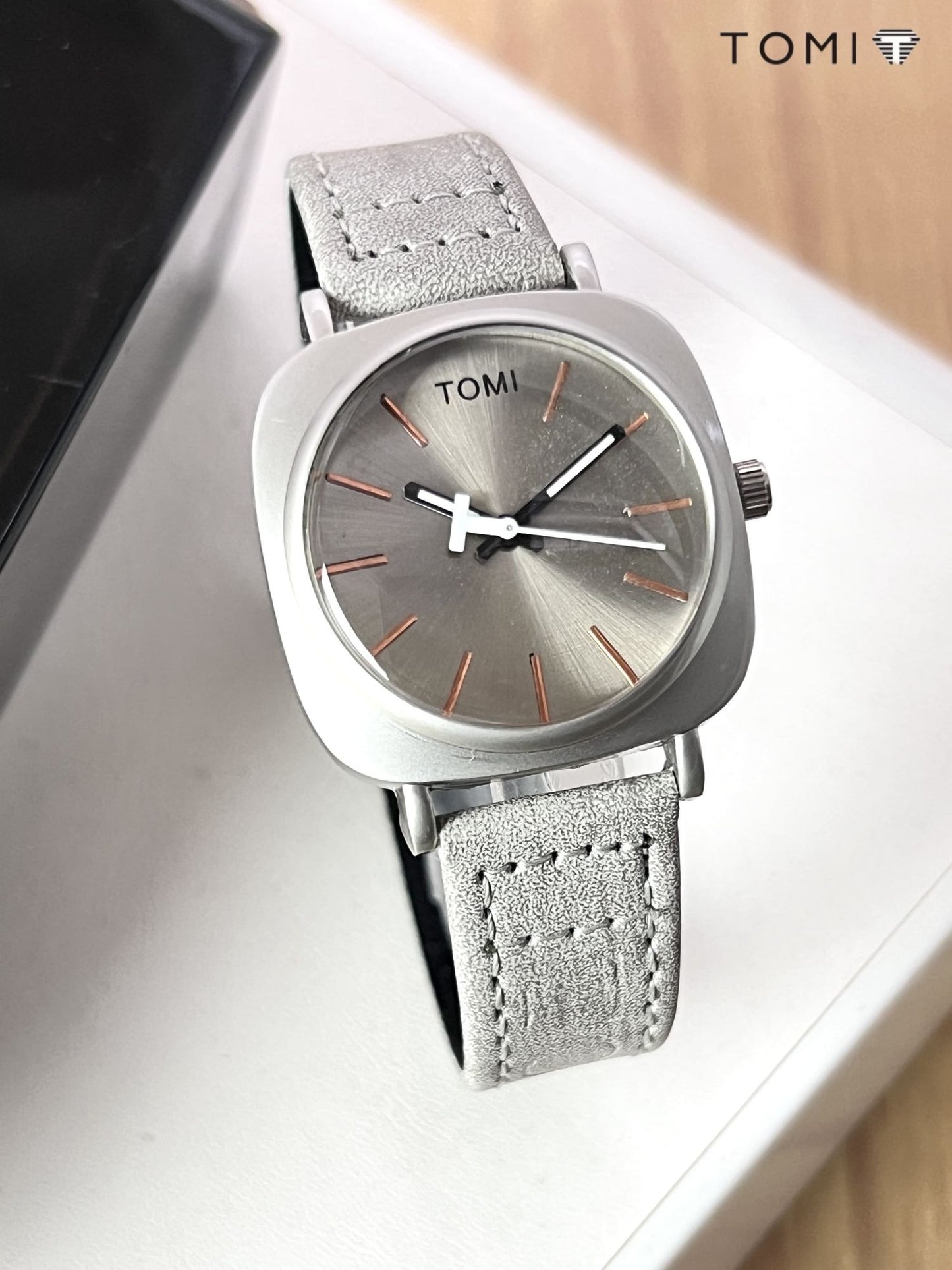 TOMI Original Leather Strap Watch – Waterproof | Box Included | Elegant Design for Everyday Wear